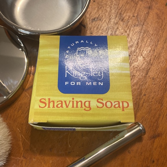 Chrome shaving set comes with brush, soap and razor. New no box. - Picture 3 of 3